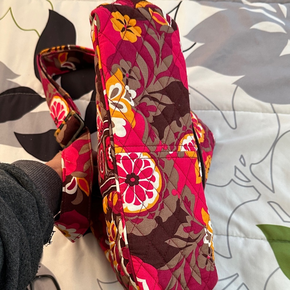 NWT- never been used. Vera Bradley Carnaby Olivia Floral Quilted Shoulder Bag - Picture 9 of 11